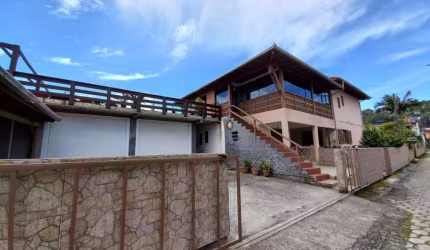 Casa com 7 quartos à venda na Das Pitangueiras, 6, Capão, Garopaba, 12 m2 por R$ 1.080.000