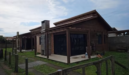 Casa com 4 quartos à venda na Pérola Negra, 77, Araçatuba, Imbituba, 100 m2 por R$ 385.000