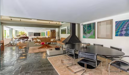 Casa tipo para venda com 3 quartos, sendo 3 suítes, 600m²