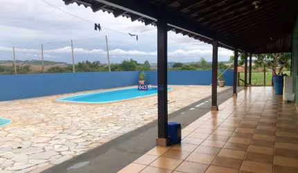 Chácara com ampla casa mobiliada e piscina no Limoeiro - Locação
