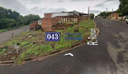Terreno de esquina amplo para Venda no Lindóia