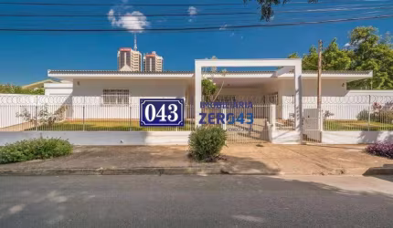 Casa comercial com 501 m² de área de terreno e 270,82 m²