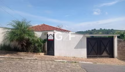 Casa com 3 quartos à venda na Rua Geraldo Braz, 115, Centro, Ouro Fino, 220 m2 por R$ 1.000.000