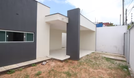 Vendo Casa Térrea de Rua na Maria Lacerda Ótima Localização - Nova Parnamirim - Parnamirim/RN