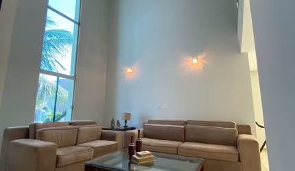 Excelente casa com 270 metros quadrados de área construída