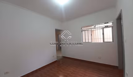 Casa com 2 quartos para alugar no Fundação, São Caetano do Sul  por R$ 2.250