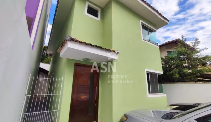 Casa para alugar por R$ 3.960,00/mês - Granja dos Cavaleiros - Macaé/RJ