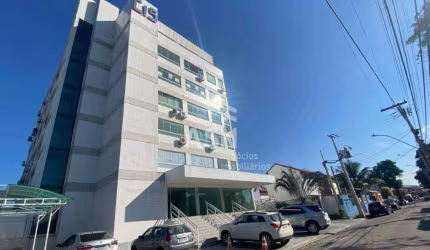Sala comercial à venda, 65 m² por R$ 380.000 - Extensão do Bosque - Rio das Ostras/RJ