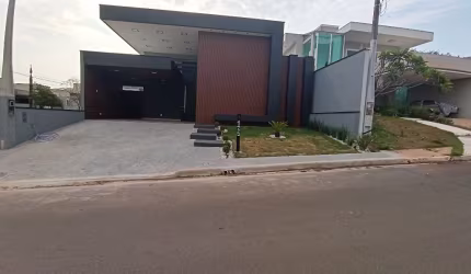 Casa de Condomínio à venda em Mogi Mirim-São Paulo
