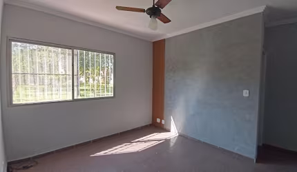 Alugo apartamento térreo no Condomínio Sylvia Matta em Mogi Mirim-SP