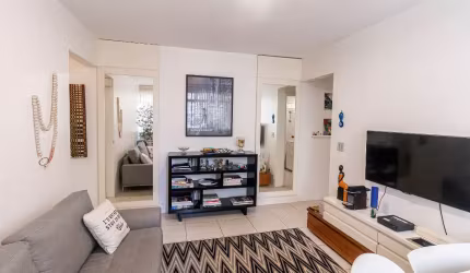 Apartamento Reformado com 2 Dormitórios e Vaga de Estacionamento - Itaim Bibi - São Paulo - SP