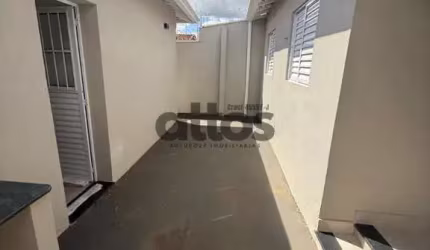 Casa a Venda em Vila Carmem - 2 Dorms, 1 Suite, R$ 530 mil