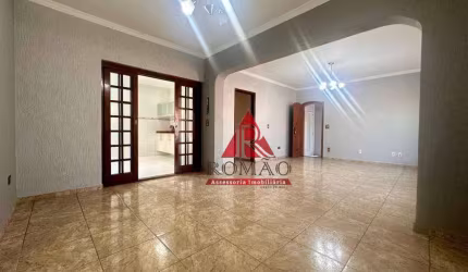 Casa com 3 dormitórios, 213 m² por R$ 600.000 - Jardim Saira