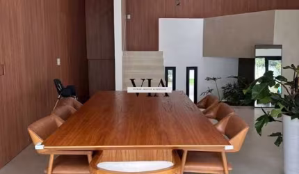 Luxuosa Casa no Condomínio Residencial 6 em Alphaville - TOTALMENTE REFORMADA!