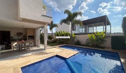 Casa de LUXO no condomínio Itahyê