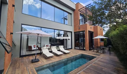 Casa de Luxo em Terreno Nobre e Esquina - Residencial 9