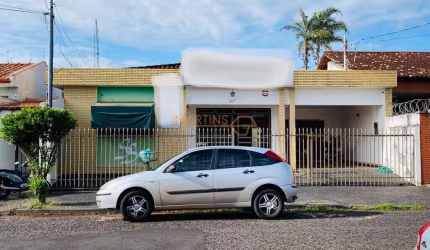 Casa à venda no bairro Centro - Araguari/MG
