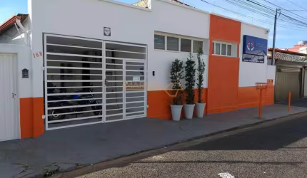 Casa à venda no bairro Centro - Araguari/MG