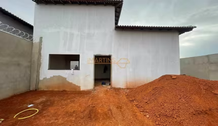 Casa para Venda, Araguari / MG, bairro Jardim Interlagos lll, 3 dormitórios, 1 suíte, 2 banheiros, 3 vagas de garagens