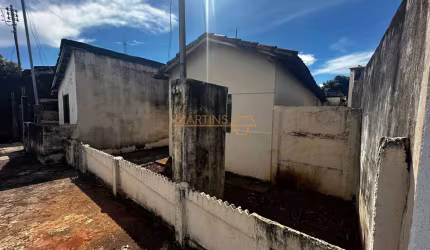 Casa à venda no bairro Centro - Araguari/MG