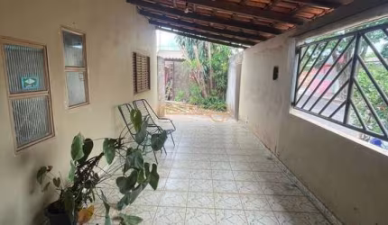 Casa à venda no bairro Santa Terezinha - Araguari/MG