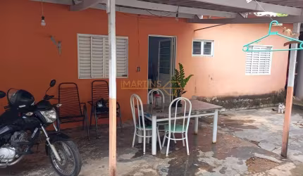 Casa à venda no bairro Santiago - Araguari/MG