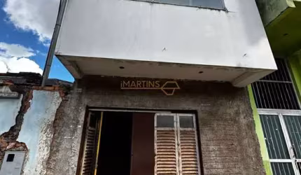 Imobiliária em Araguari - Sobrado à venda no bairro Centro - Araguari/MG