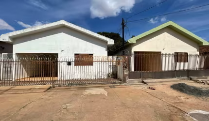 Casa à venda no bairro Goiás - Araguari/MG