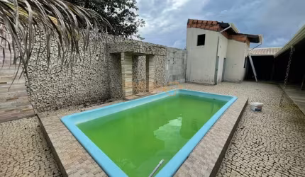 Casa à venda no bairro Independência - Araguari/MG