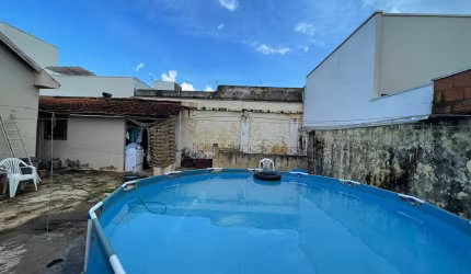 Casa à venda no bairro Centro - Araguari/MG