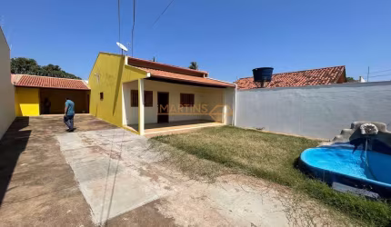 Casa Padrão à venda em Araguari/MG