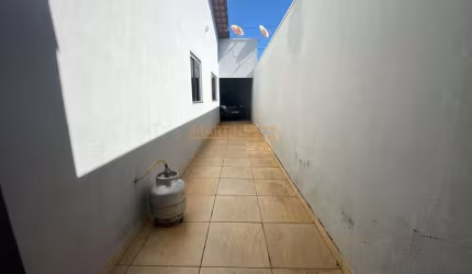 Casa à venda no bairro Portal do Cerrado III - Araguari/MG
