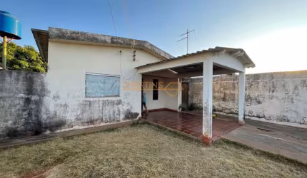 Casa à venda no bairro Goiás - Araguari/MG