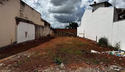 Terreno à venda no bairro Centro - Araguari/MG