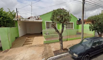 Casa à venda no bairro Rosário - Araguari/MG
