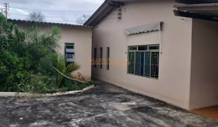 Casa à venda no bairro Sibipiruna - Araguari/MG