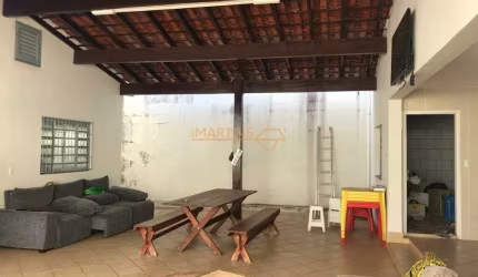 Casa à venda no bairro Osvaldo Rezende - Uberlândia/MG