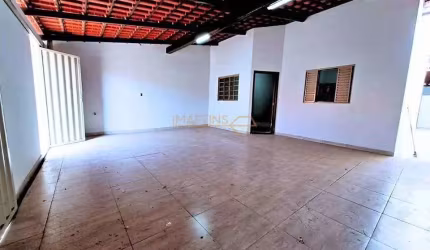 Casa à venda no bairro Parque dos Verdes - Araguari/MG
