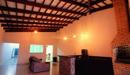 Casa à venda no bairro Santiago - Araguari/MG