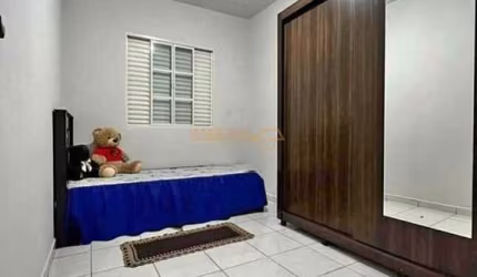 Casa à venda no bairro Centro - Araguari/MG