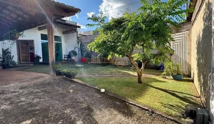 Casa à venda no bairro Jardim Interlagos I - Araguari/MG