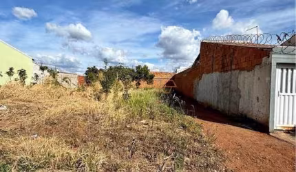 Terreno à venda no bairro Parque Flamboyants - Araguari/MG