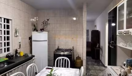 Casa à venda no bairro Jardim Milenium - Araguari/MG