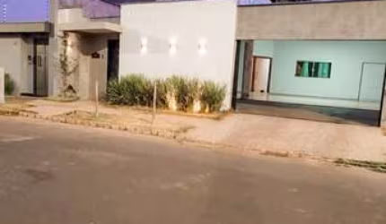 Casa à venda no bairro Santiago - Araguari/MG