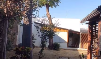 Casa à venda no bairro Centro - Araguari/MG