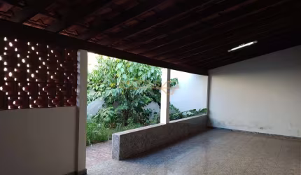 Casa à venda no bairro Parque Flamboyants - Araguari/MG