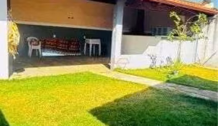 Casa à venda no bairro Centro - Araguari/MG