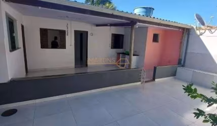 Casa à venda no bairro Centro - Araguari/MG