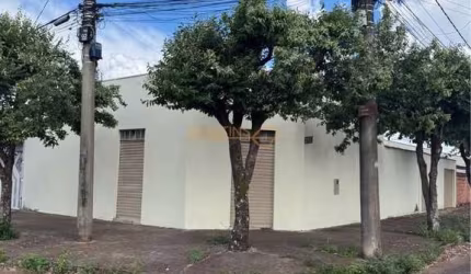 Casa + Cômodo Comercial Bairro Miranda (de esquina)
