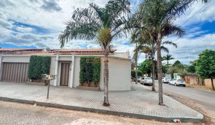 Casa à venda no bairro Santiago - Araguari/MG